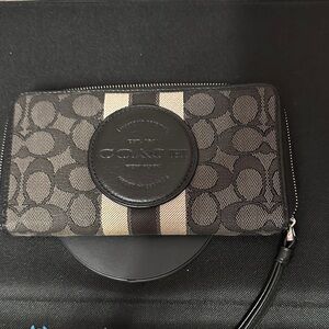 Coach Black and Cream Signature Wallet